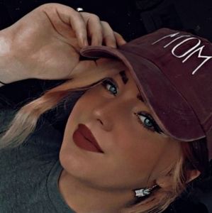 Meet your Posher, Lizabeth